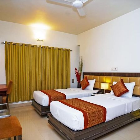 Hotel Pooja Palace New Delhi Extérieur photo