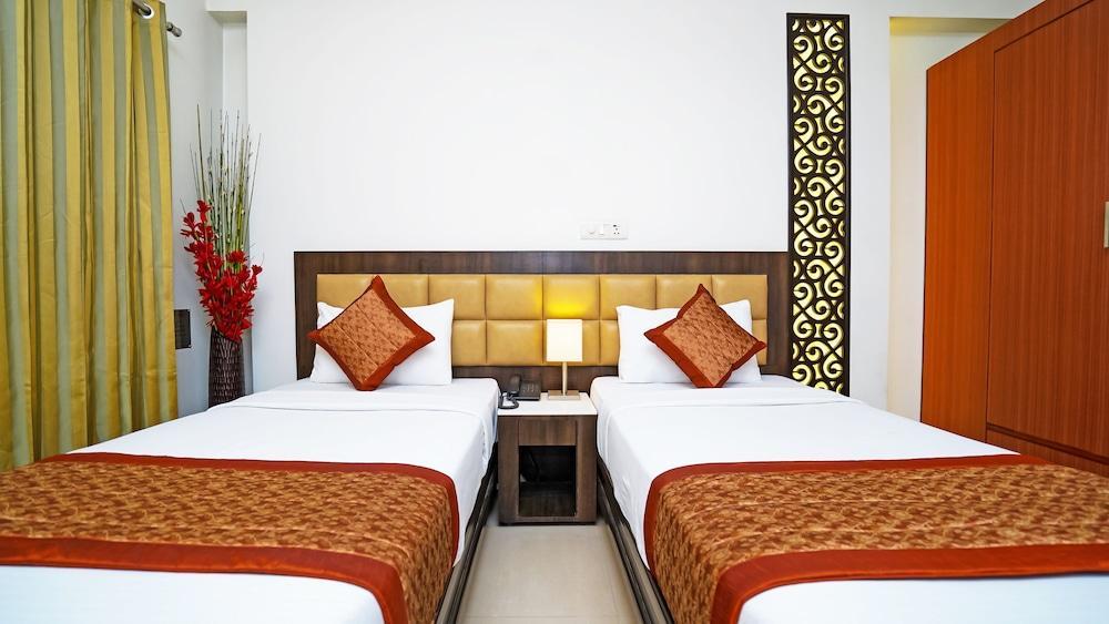 Hotel Pooja Palace New Delhi Extérieur photo