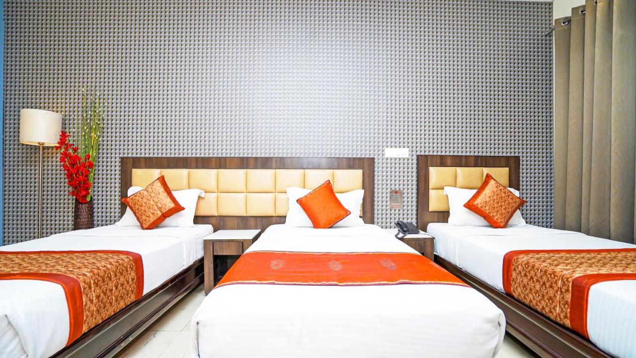 Hotel Pooja Palace New Delhi Extérieur photo